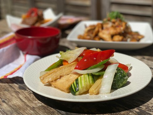 Seasonal Vegetable Stir-Fry Garlic Sauce(With Tofu)